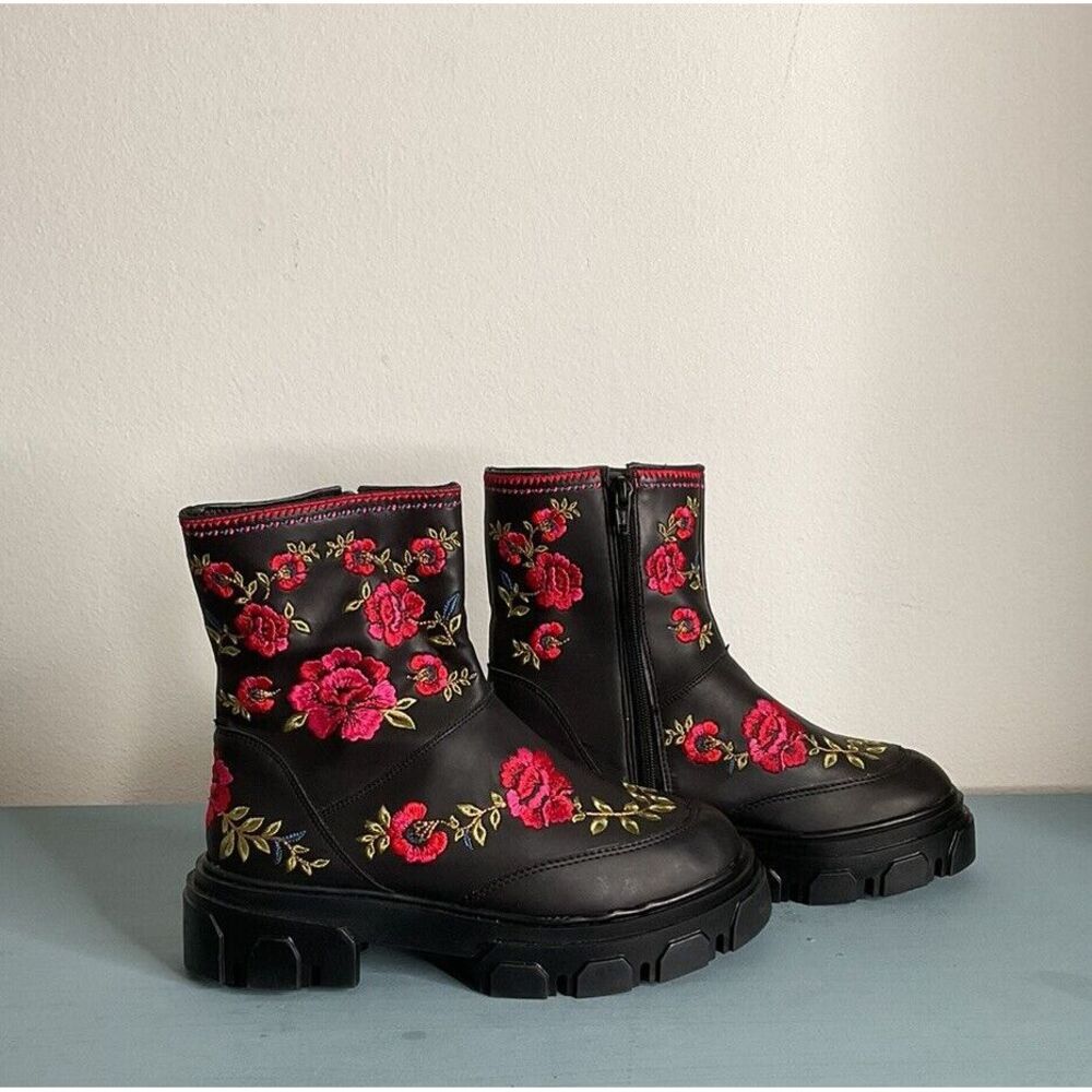NWOT $400 Farm Rio Boho Mid Boot leather embroidered floral Anthropologie 6.5